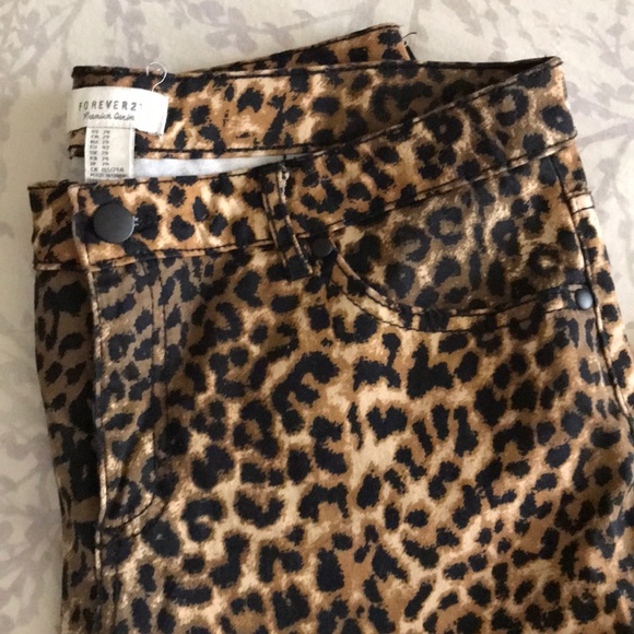 F21 Cheetah / Leopard Print Jeans - Picture 4 of 4